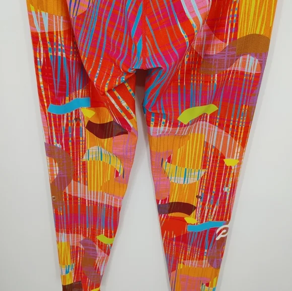 Wear It To Heart | reversible leggings - Picture 5 of 10